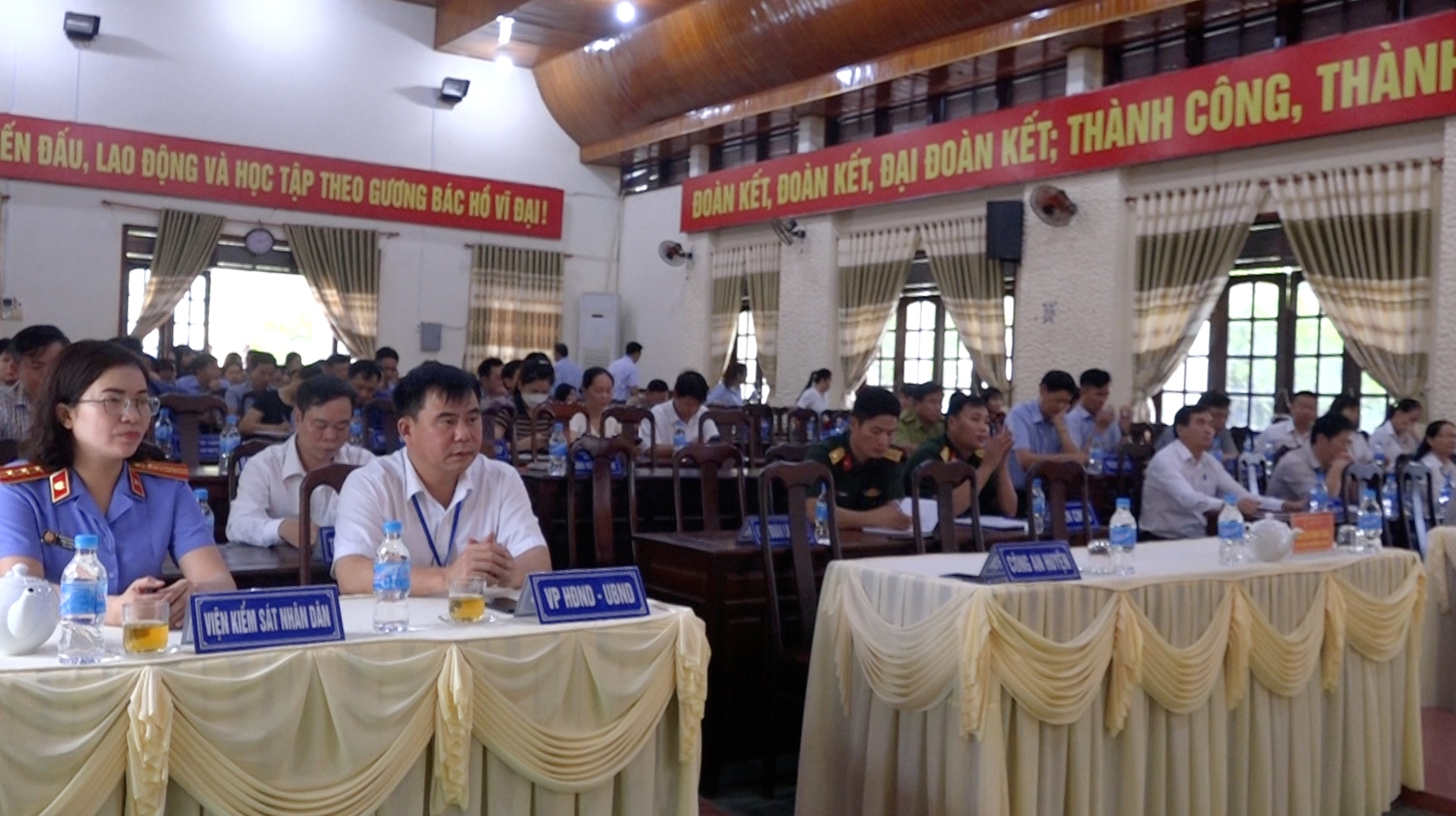 đại biểu tham dự hội nghị (1)